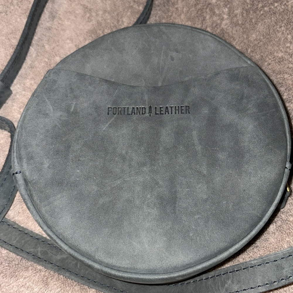 Portland Leather Circle Small Crossbody Bag “almost perfect” - Storm - Picture 5 of 5